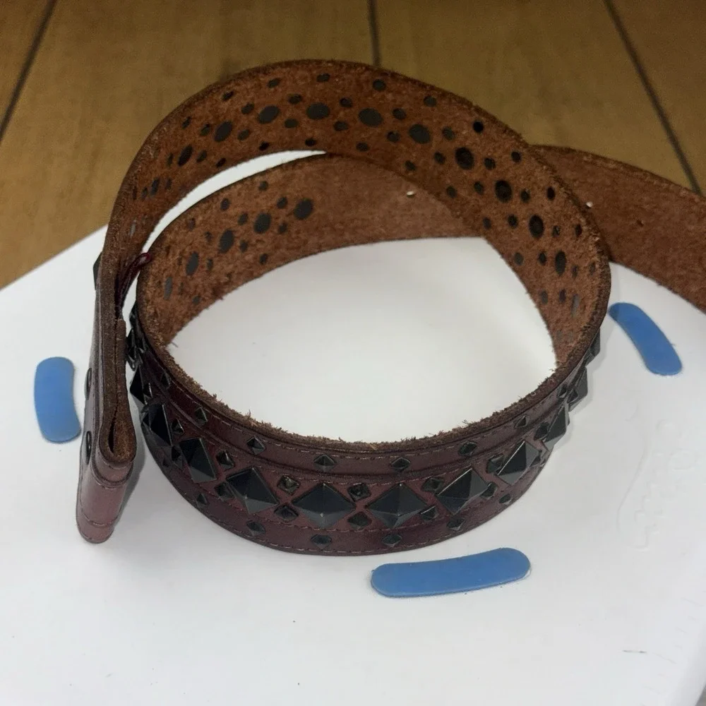 AFFLICTION - LIVE FAST‎  Vintage Square Studded Leather Belt M
